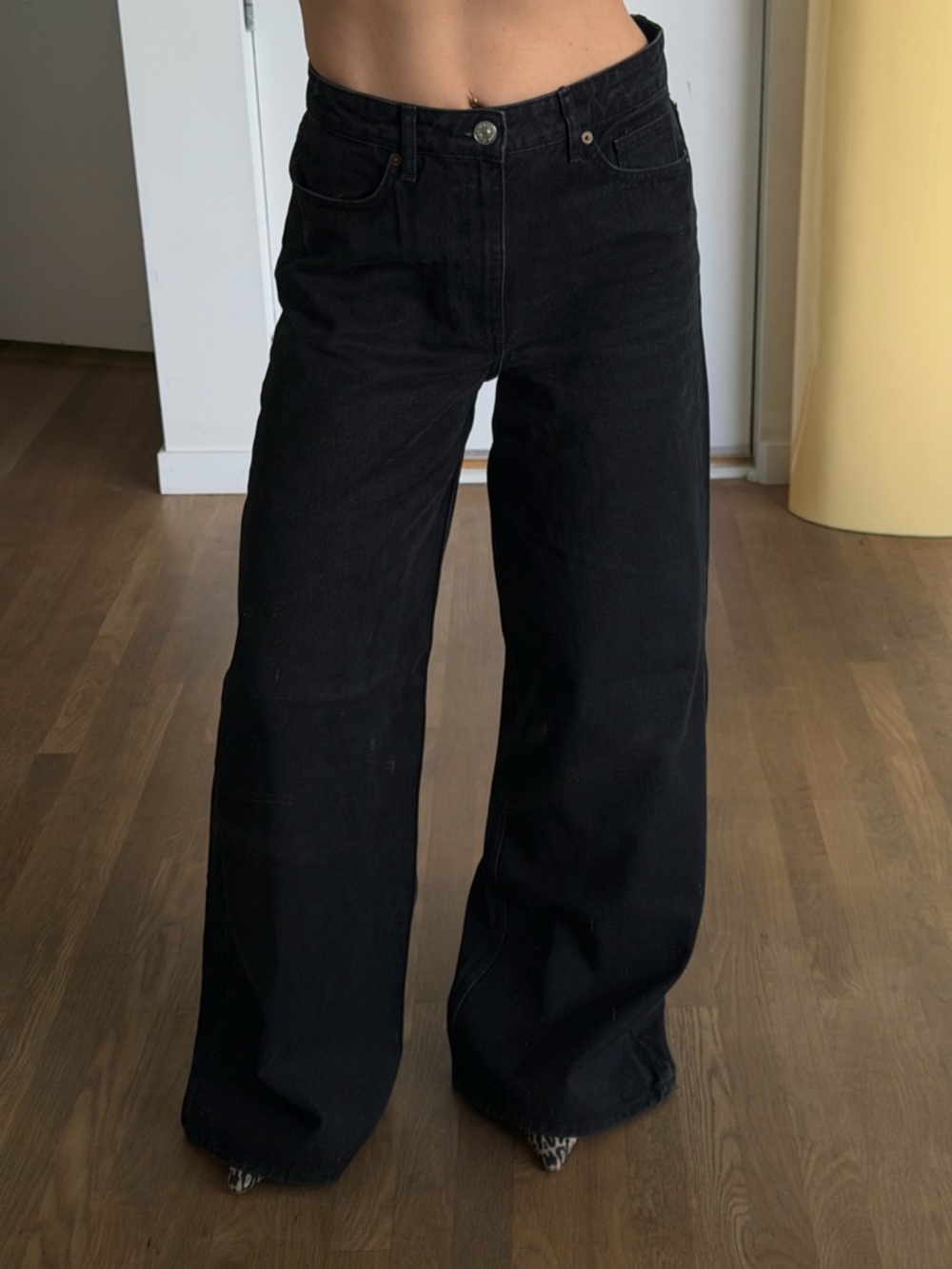 zara black high waisted wide leg jeans🖤